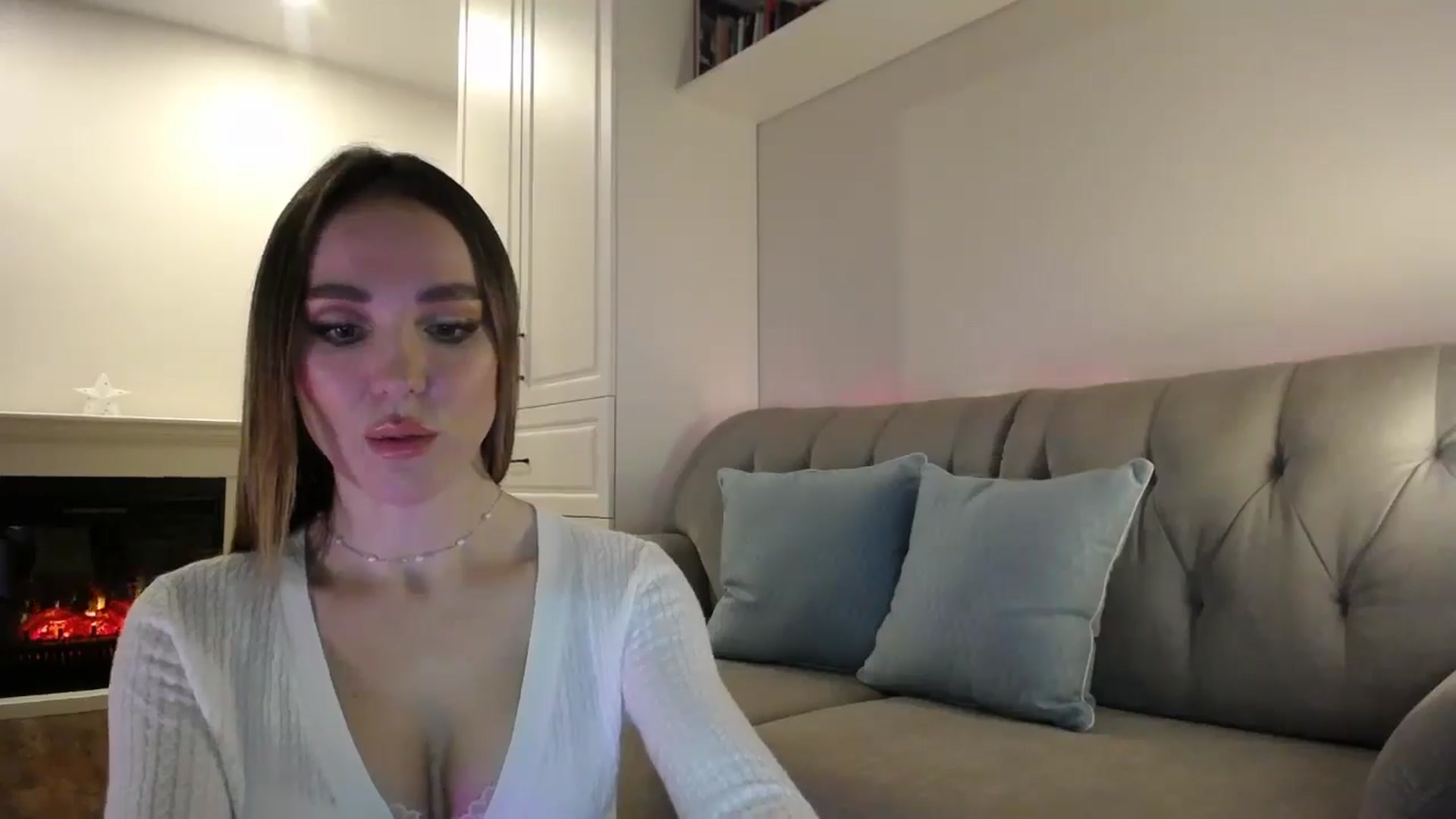 Gallery image thumbnail from Elysewine's myfreecams stream on, 05/27/2024, 04:52 image 3 of 20