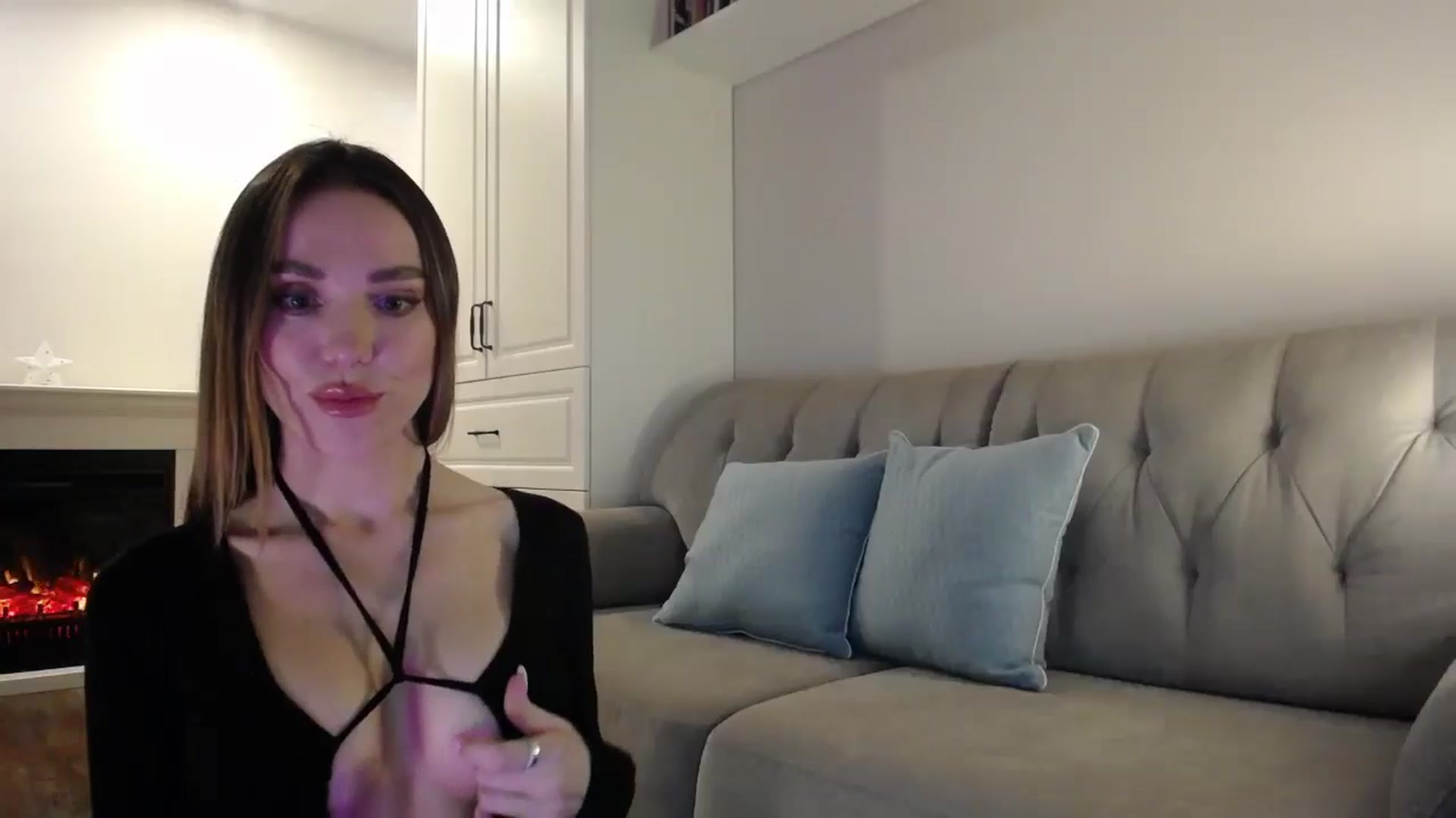 Gallery image thumbnail from Elysewine's myfreecams stream on, 06/01/2024, 05:30 image 12 of 20