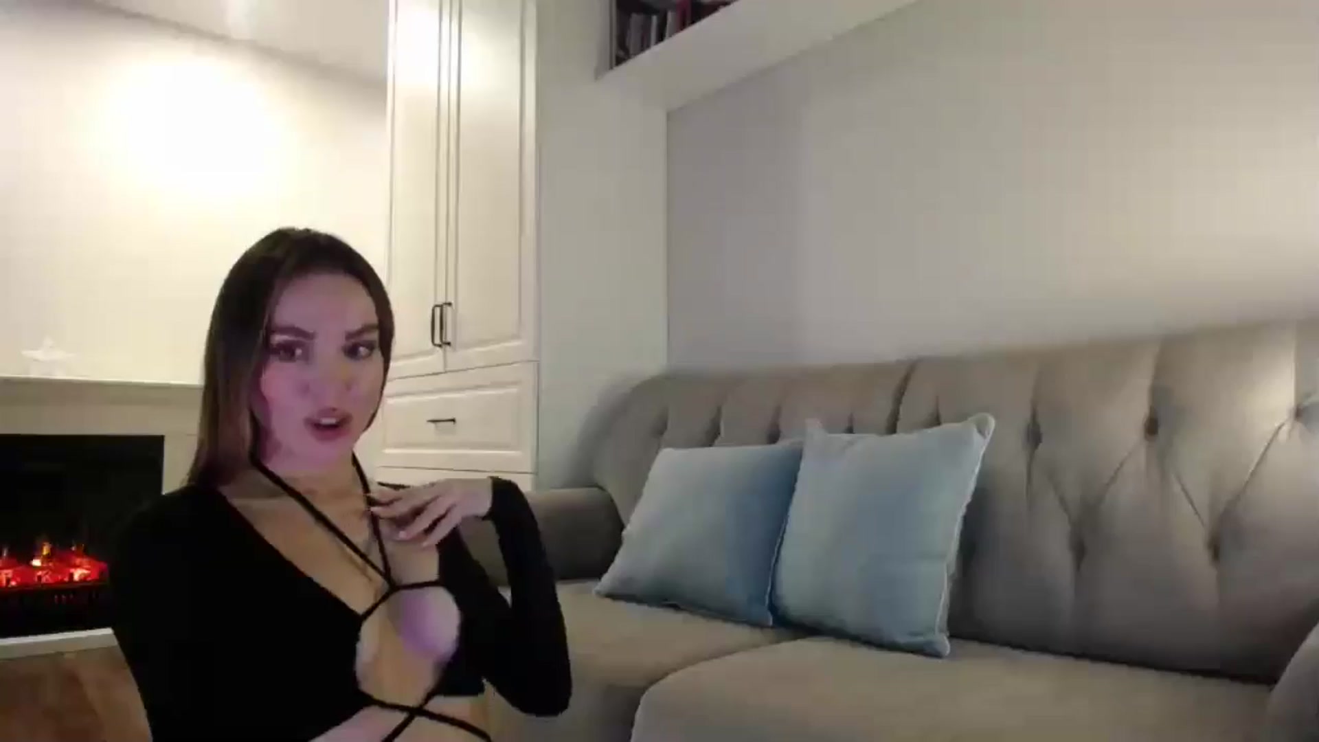 Gallery image thumbnail from Elysewine's myfreecams stream on, 06/01/2024, 06:21 image 2 of 20