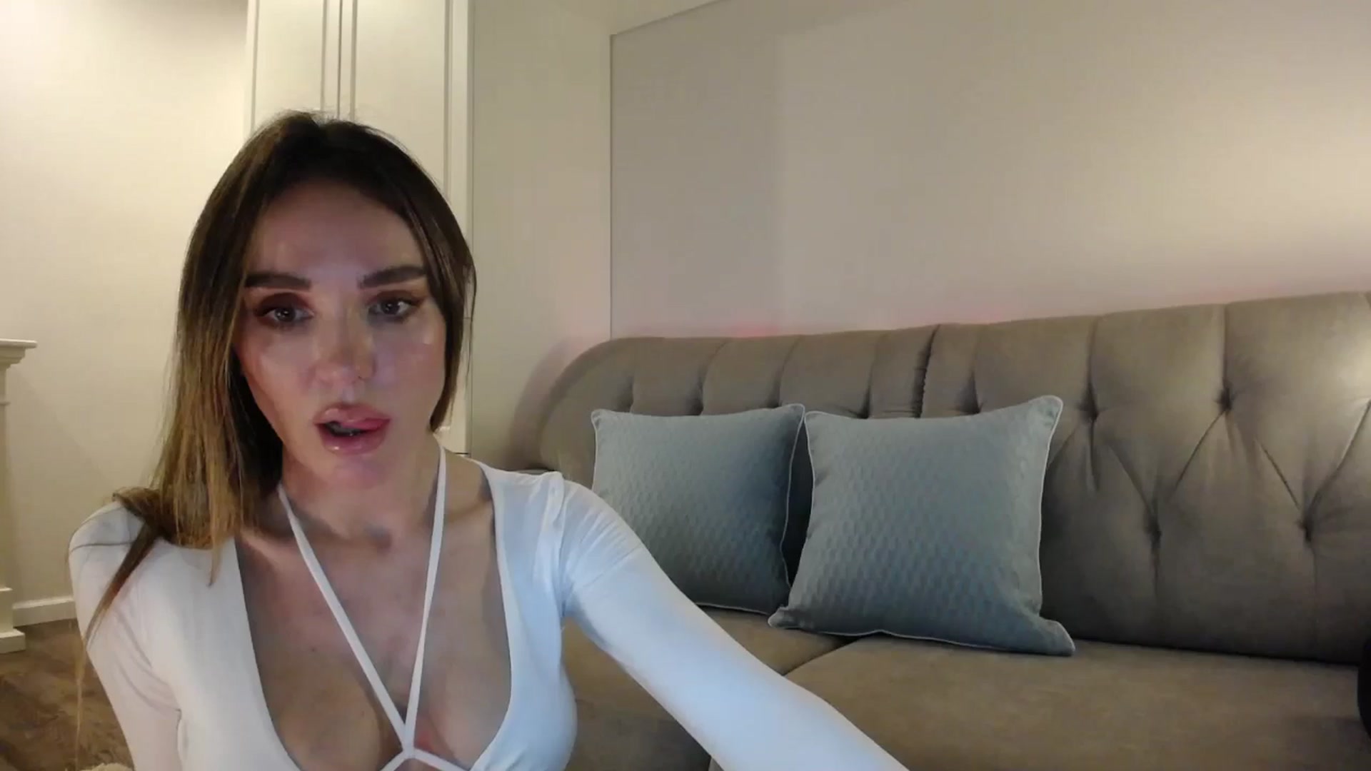 Gallery image thumbnail from Elysewine's myfreecams stream on, 07/06/2024, 04:43 image 6 of 20