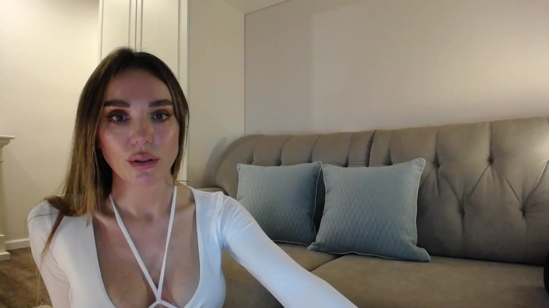 Gallery image thumbnail from Elysewine's myfreecams stream on, 07/06/2024, 04:43 image 7 of 20