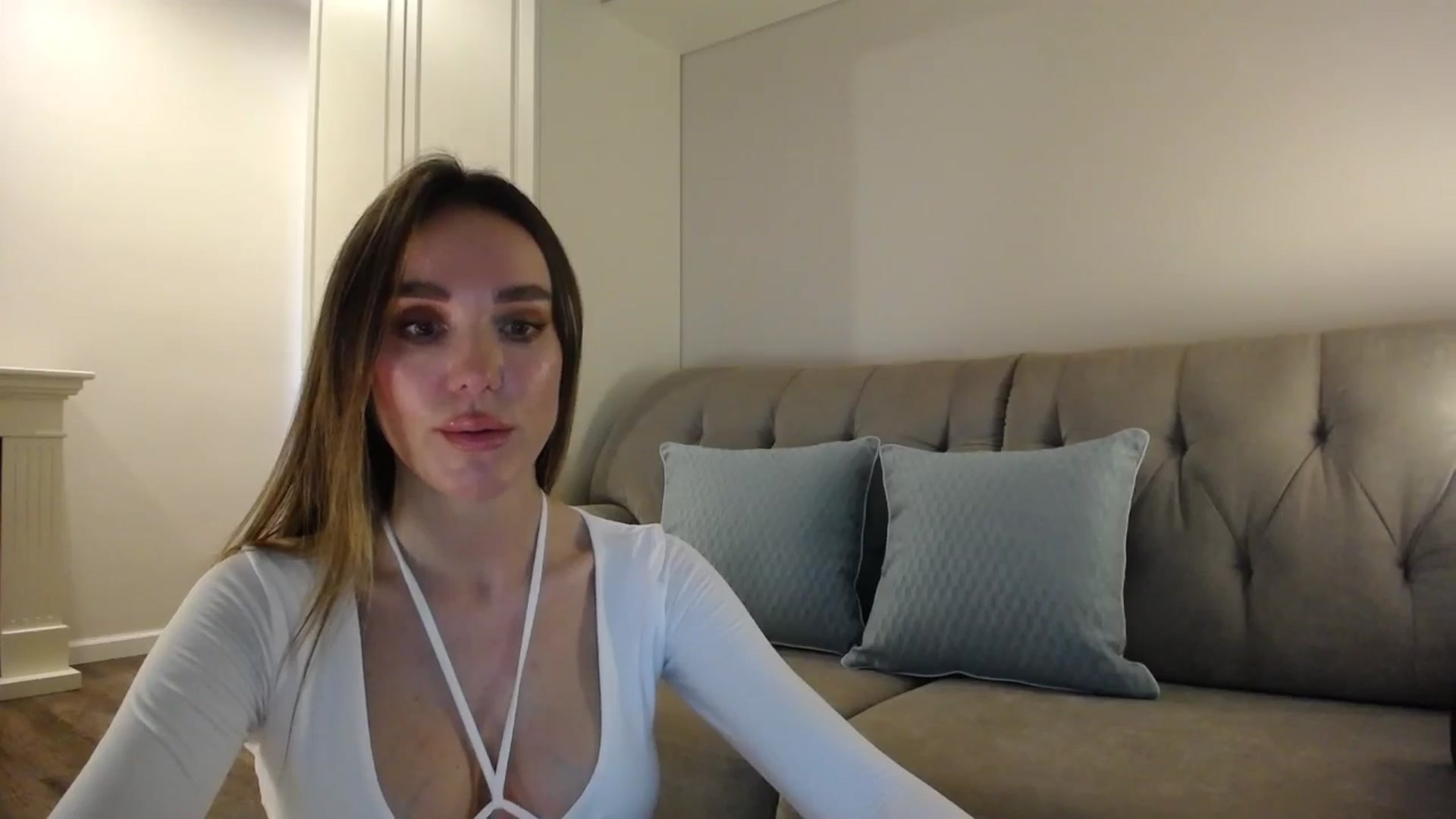 Gallery image thumbnail from Elysewine's myfreecams stream on, 07/06/2024, 04:43 image 14 of 20