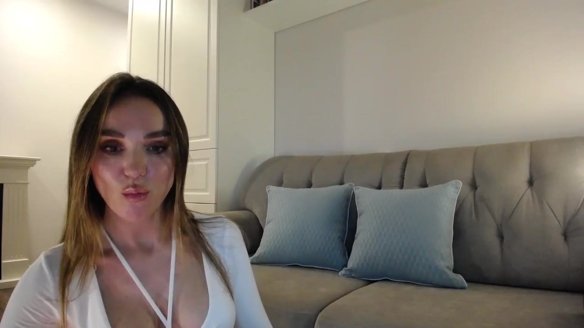 Gallery image thumbnail from Elysewine's myfreecams stream on, 07/06/2024, 04:43 image 17 of 20