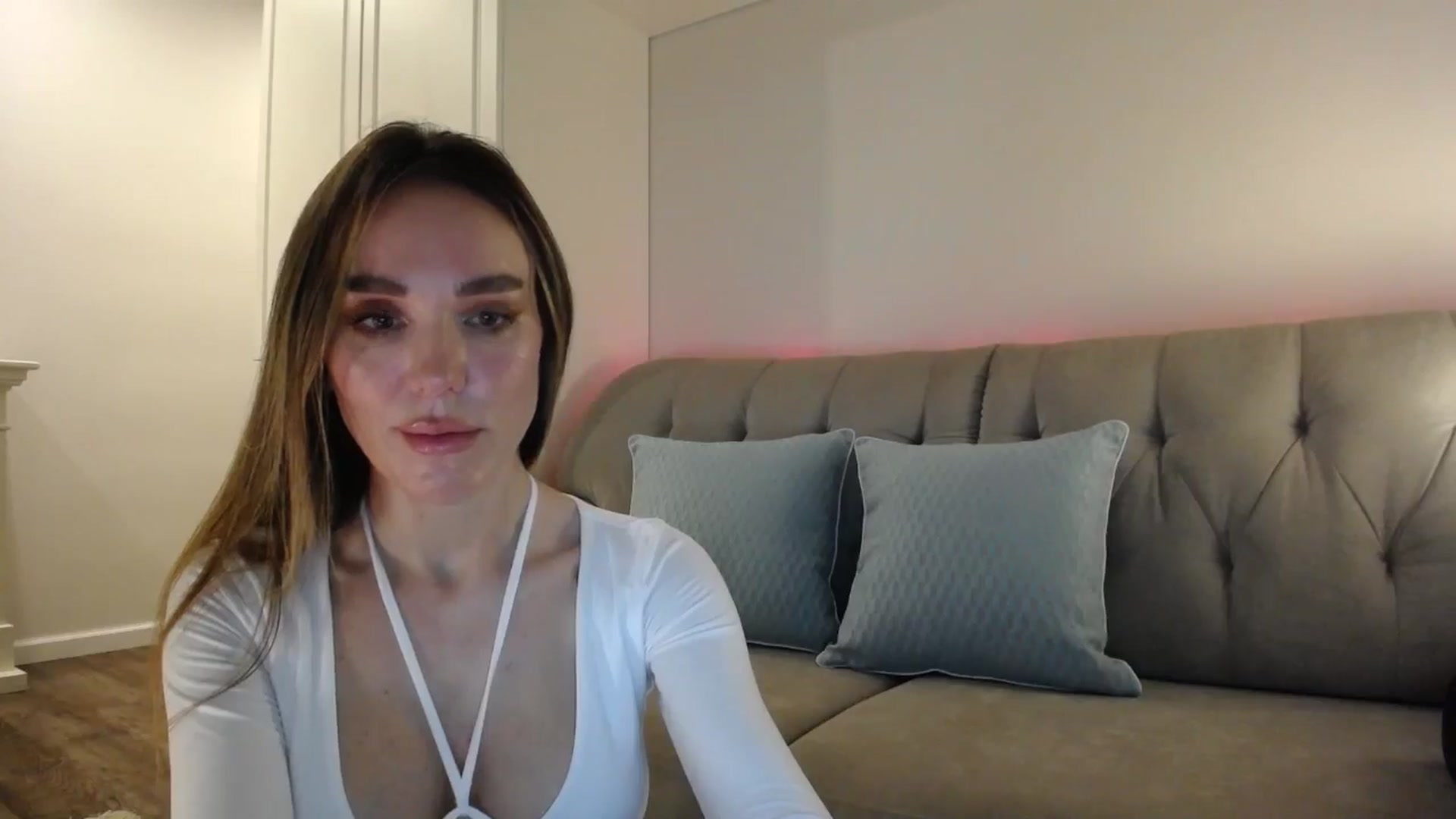 Gallery image thumbnail from Elysewine's myfreecams stream on, 07/06/2024, 04:43 image 3 of 20