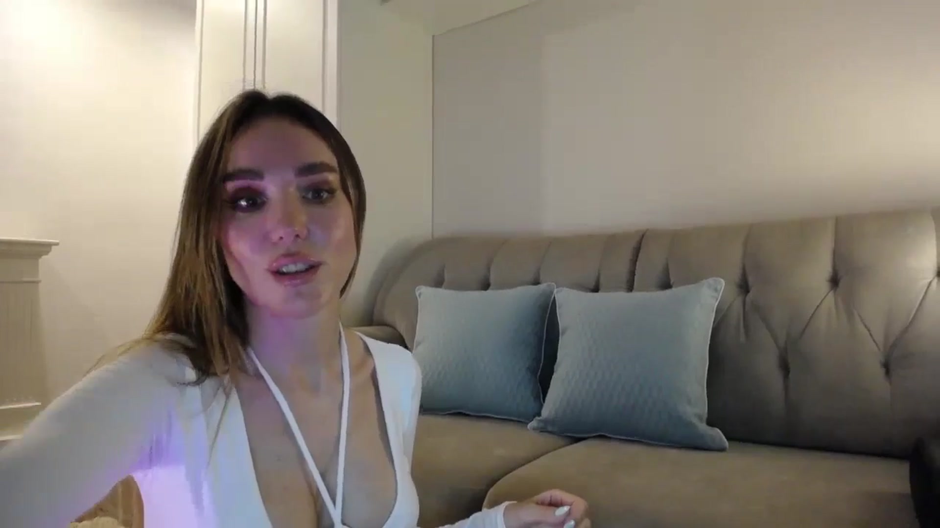 Gallery image thumbnail from Elysewine's myfreecams stream on, 07/06/2024, 05:22 image 3 of 20