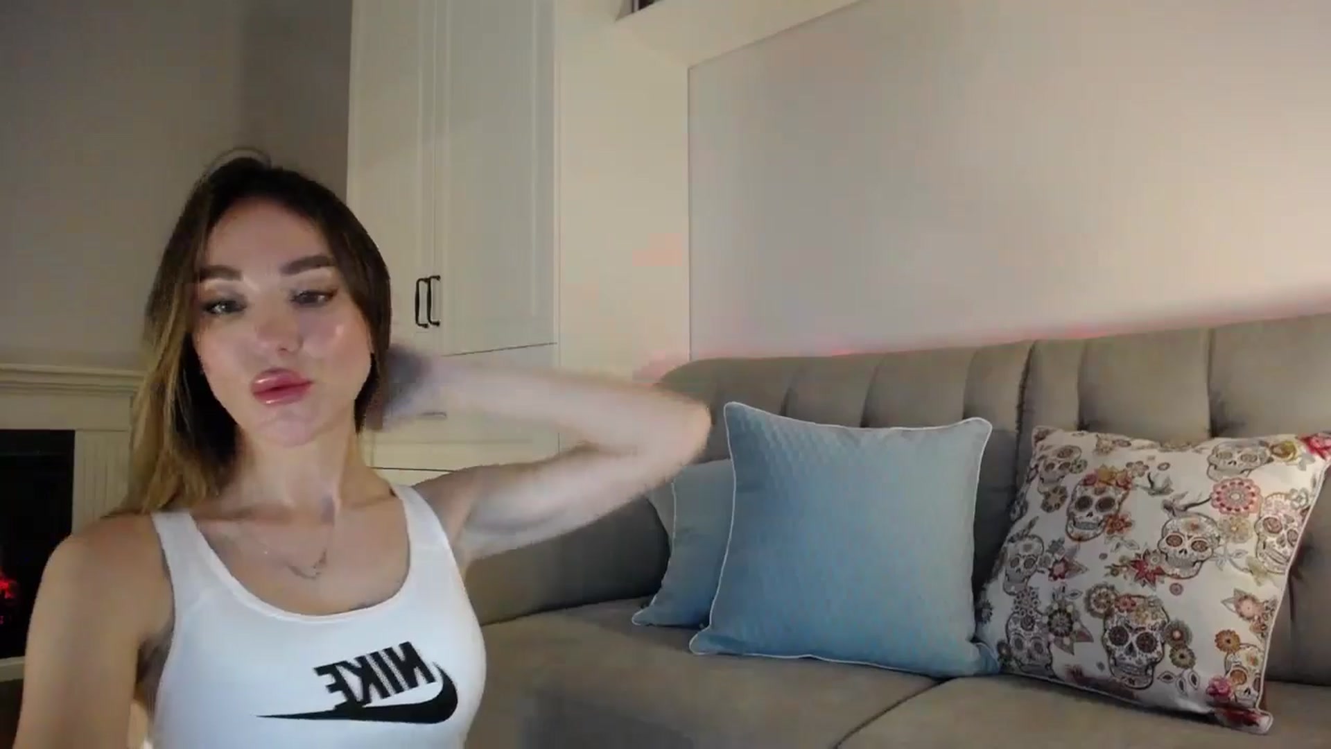 Gallery image thumbnail from Elysewine's myfreecams stream on, 07/07/2024, 03:02 image 5 of 20