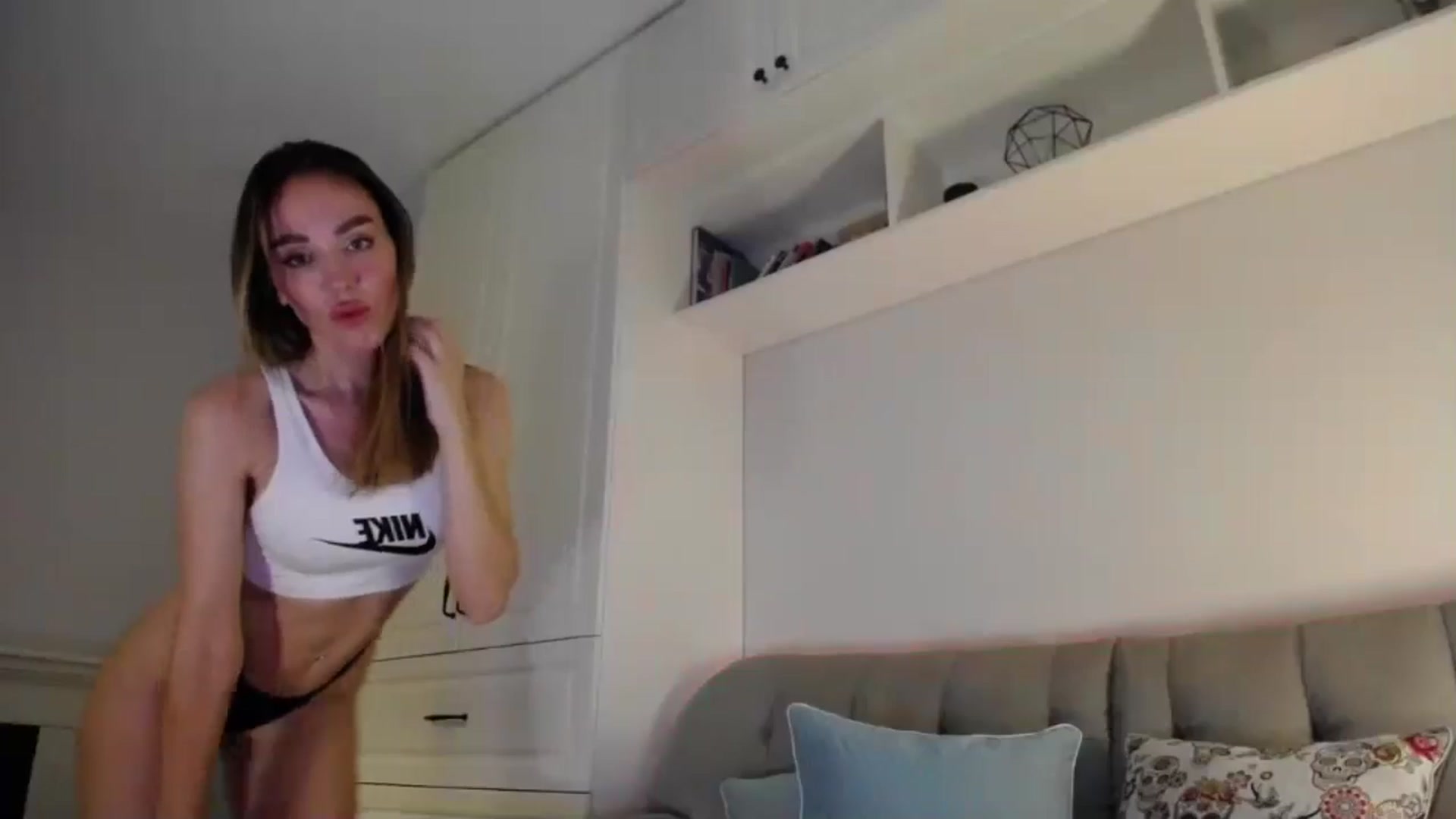 Gallery image thumbnail from Elysewine's myfreecams stream on, 07/07/2024, 03:02 image 13 of 20