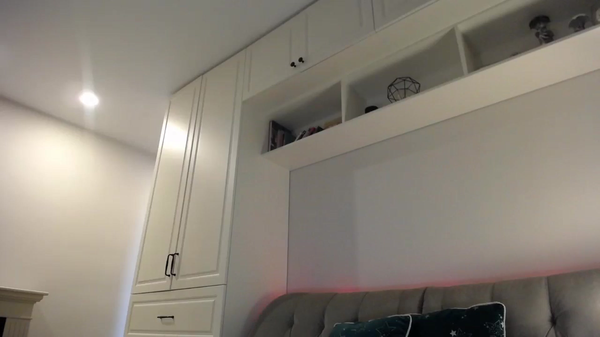 Gallery image thumbnail from Elysewine's myfreecams stream on, 07/27/2024, 05:29 image 2 of 20