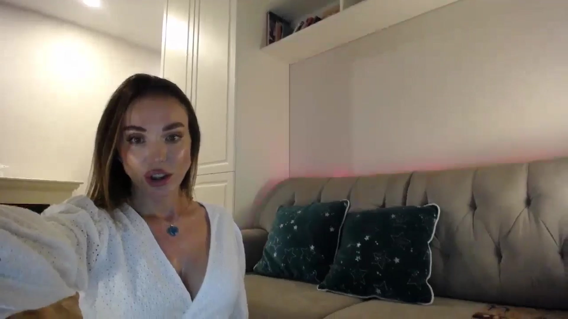 Gallery image thumbnail from Elysewine's myfreecams stream on, 07/29/2024, 02:55 image 10 of 20