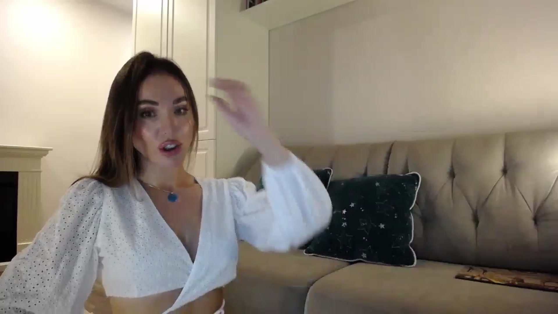 Gallery image thumbnail from Elysewine's myfreecams stream on, 07/29/2024, 02:55 image 15 of 20