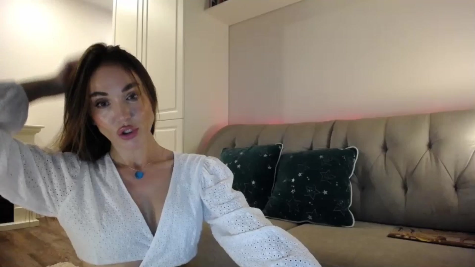 Gallery image thumbnail from Elysewine's myfreecams stream on, 07/29/2024, 02:55 image 14 of 20