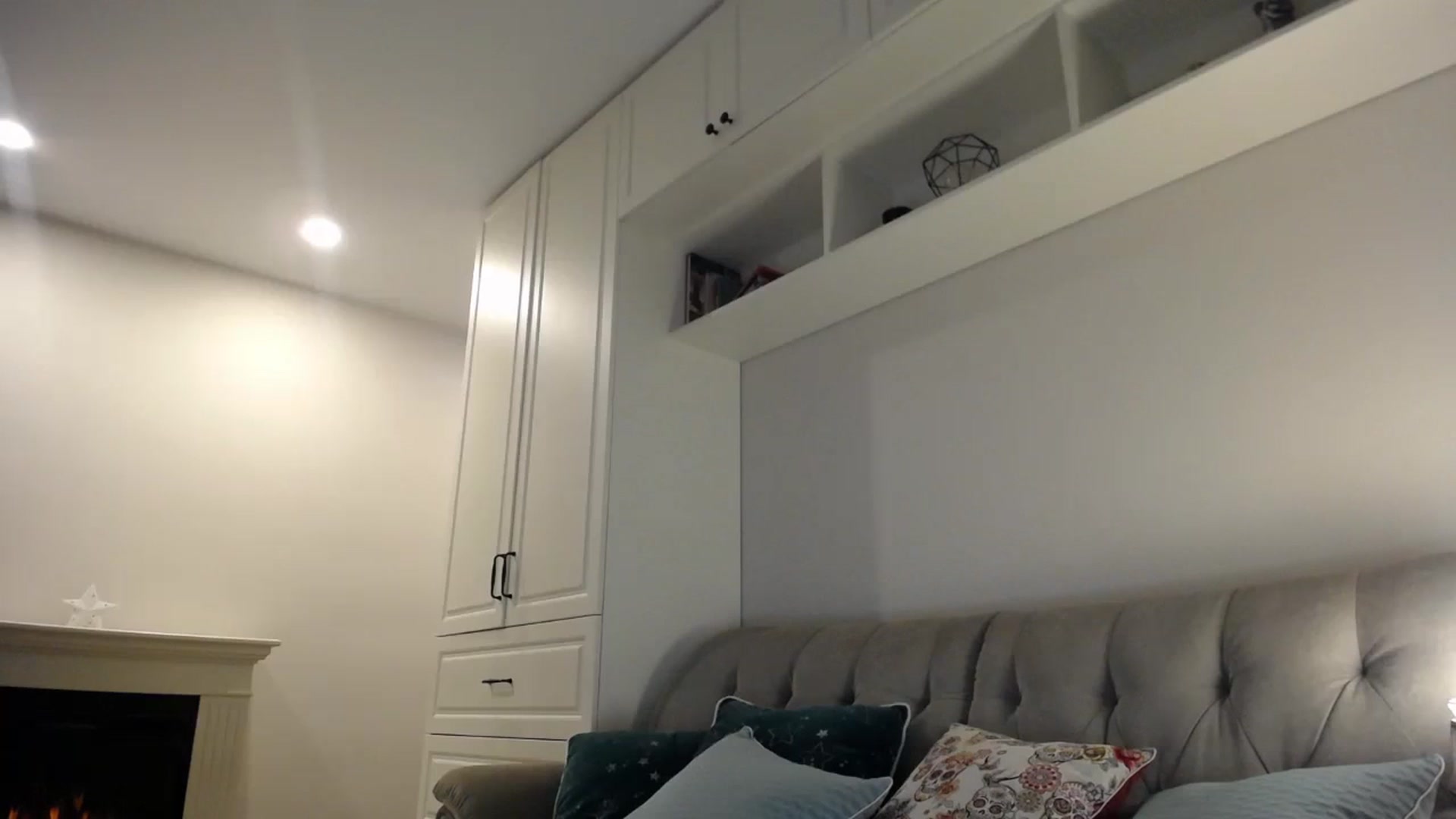 Gallery image thumbnail from Elysewine's myfreecams stream on, 08/17/2024, 05:47 image 7 of 20