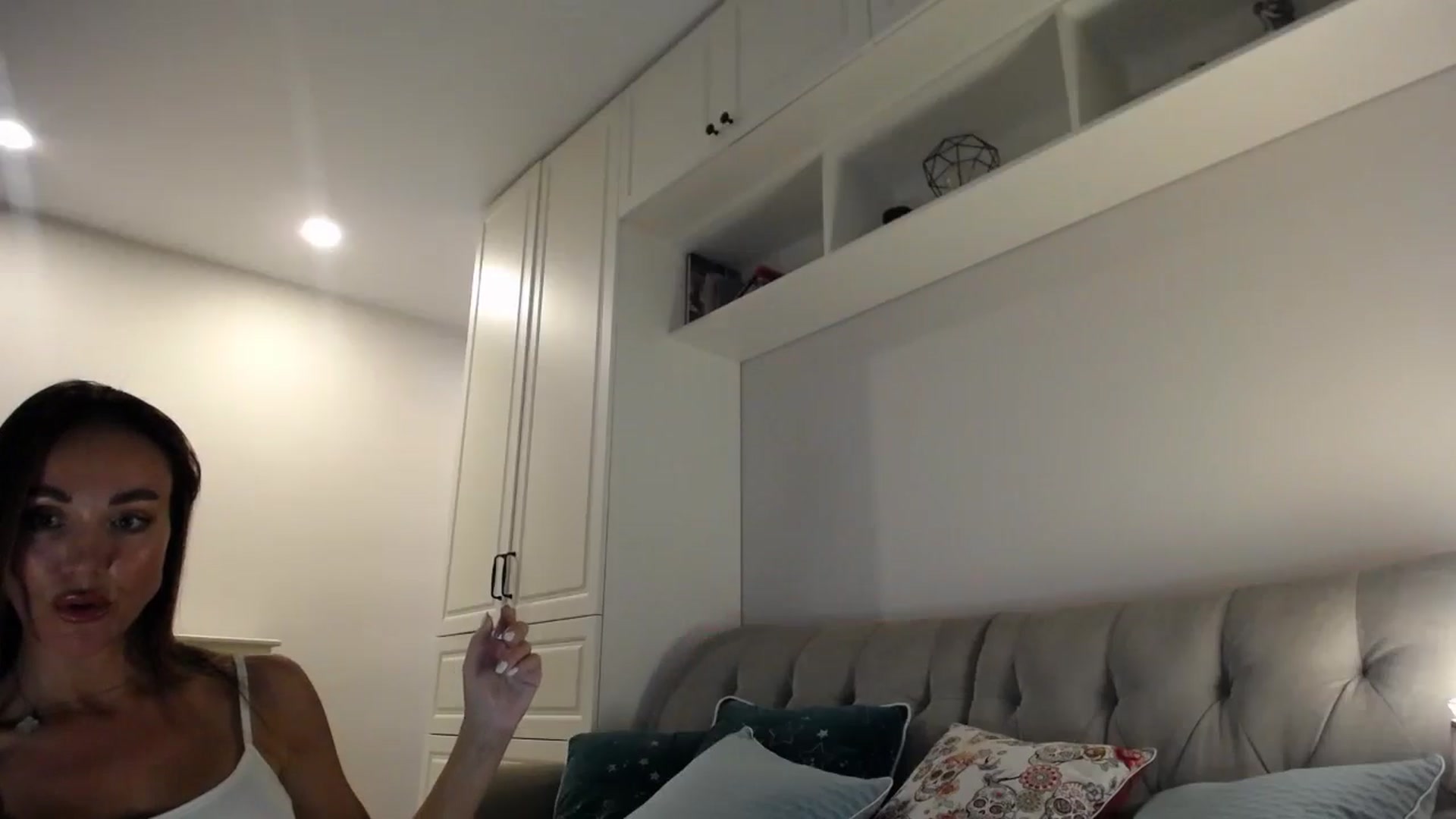Gallery image thumbnail from Elysewine's myfreecams stream on, 08/17/2024, 05:47 image 10 of 20