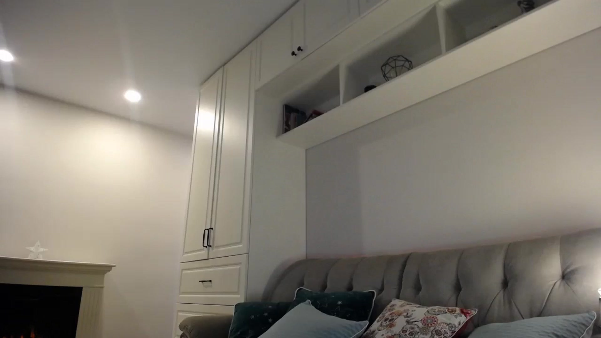 Gallery image thumbnail from Elysewine's myfreecams stream on, 08/17/2024, 05:47 image 9 of 20