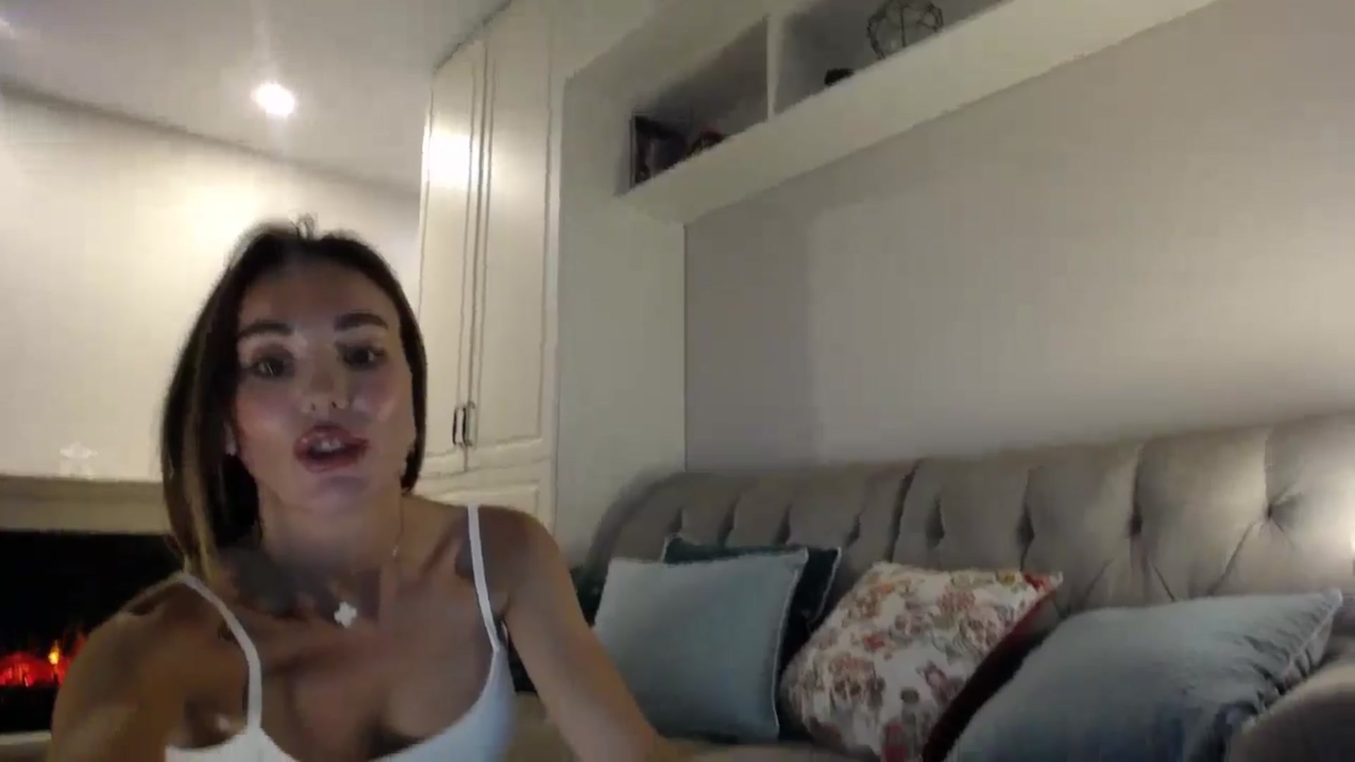 Gallery image thumbnail from Elysewine's myfreecams stream on, 08/17/2024, 06:41 image 8 of 20