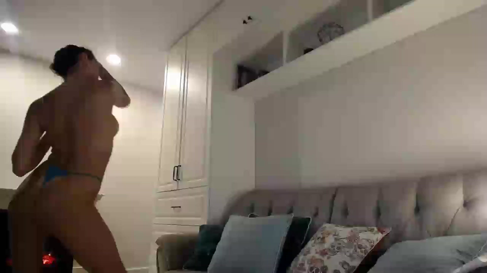 Gallery image thumbnail from Elysewine's myfreecams stream on, 08/17/2024, 06:41 image 16 of 20
