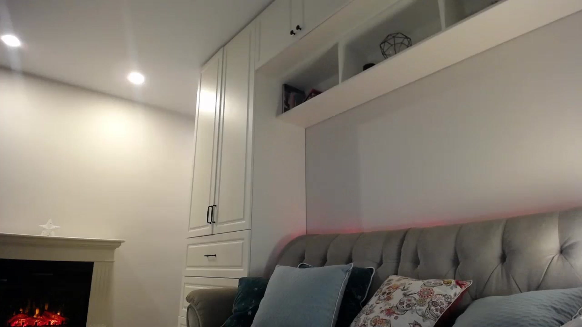 Gallery image thumbnail from Elysewine's myfreecams stream on, 08/17/2024, 07:00 image 1 of 20