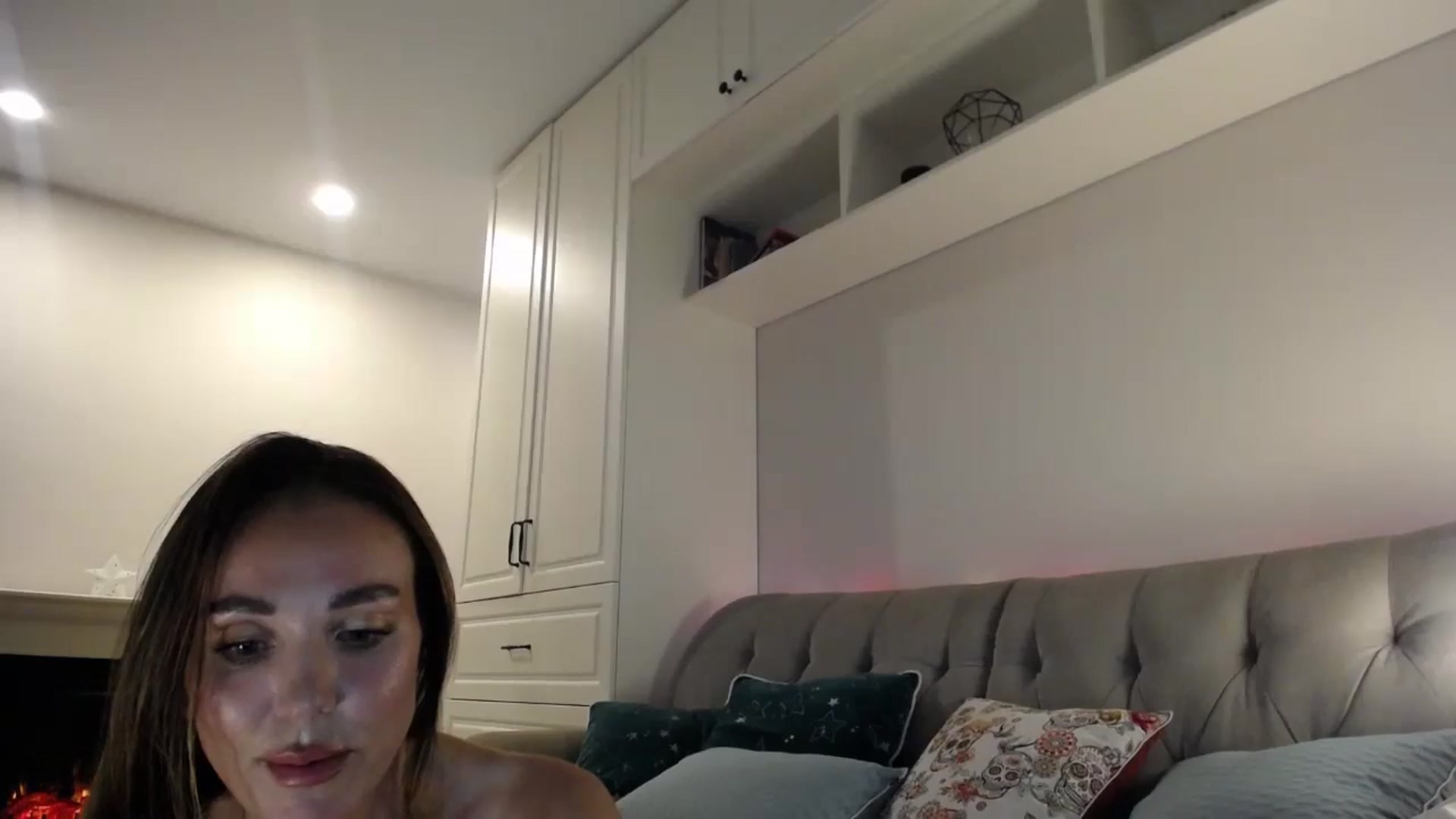 Gallery image thumbnail from Elysewine's myfreecams stream on, 08/17/2024, 07:00 image 18 of 20