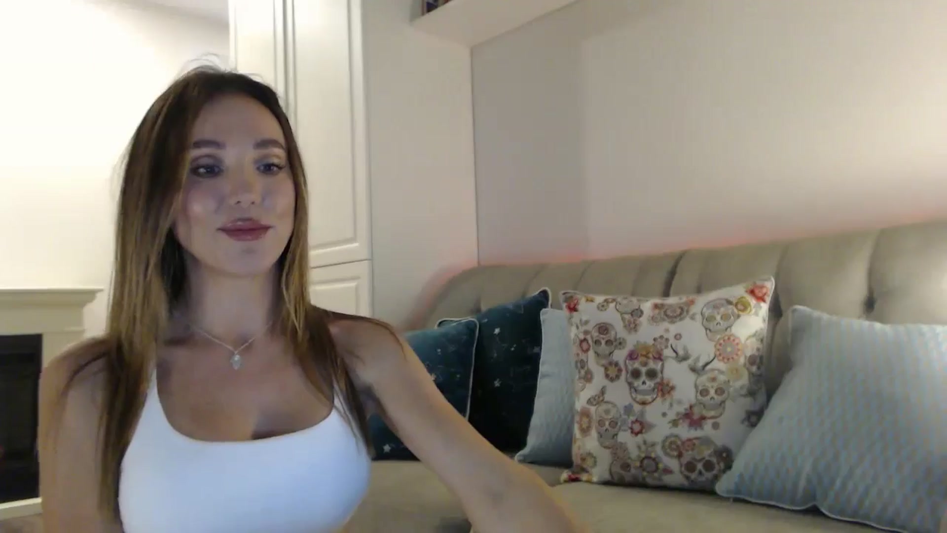 Gallery image thumbnail from Elysewine's myfreecams stream on, 08/24/2024, 06:39 image 6 of 20