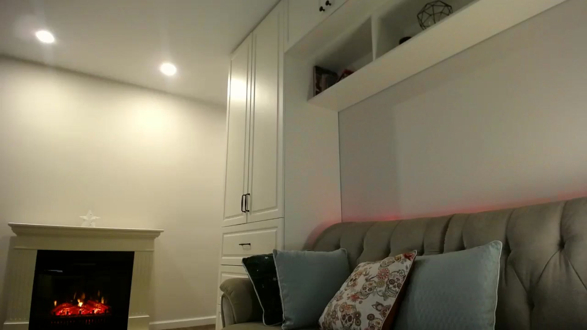 Gallery image thumbnail from Elysewine's myfreecams stream on, 09/07/2024, 06:03 image 10 of 20
