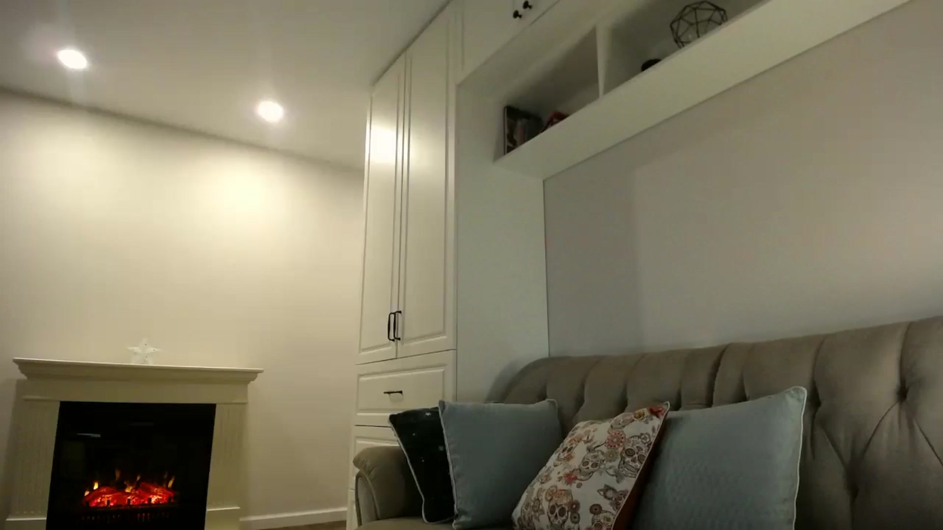 Gallery image thumbnail from Elysewine's myfreecams stream on, 09/07/2024, 06:03 image 11 of 20