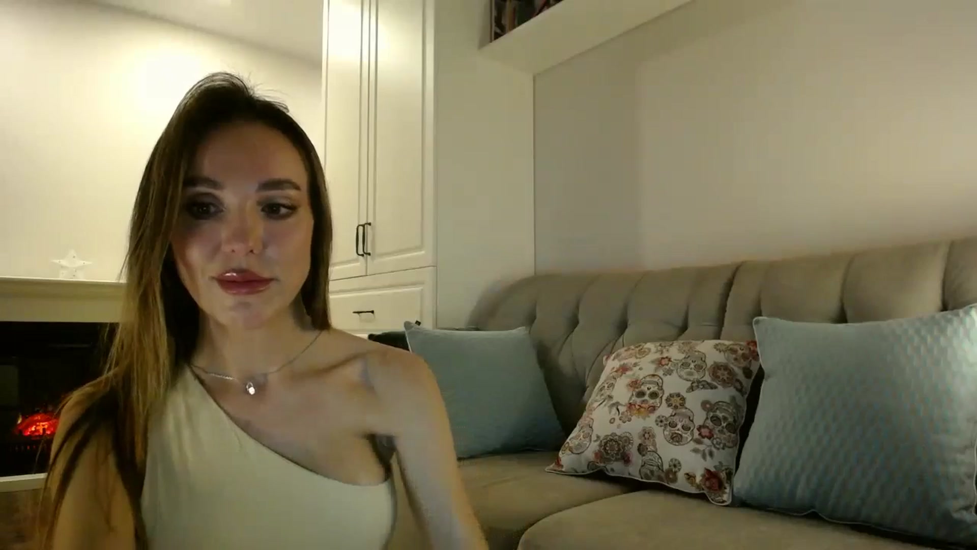 Gallery image thumbnail from Elysewine's myfreecams stream on, 09/08/2024, 05:52 image 8 of 20
