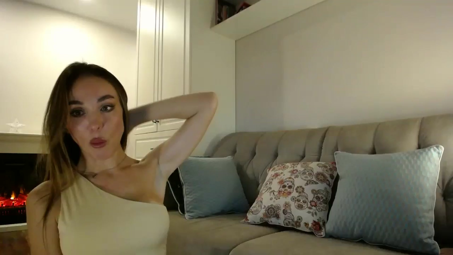 Gallery image thumbnail from Elysewine's myfreecams stream on, 09/08/2024, 05:52 image 13 of 20