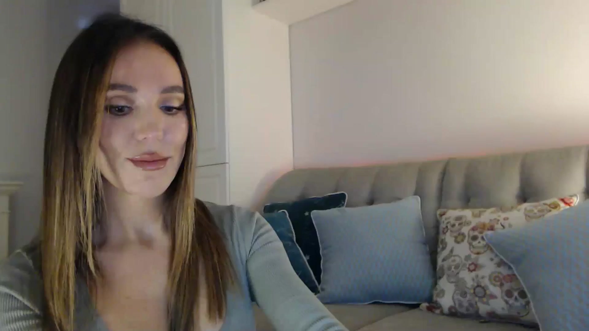 Gallery image thumbnail from Elysewine's myfreecams stream on, 09/21/2024, 07:11 image 17 of 20