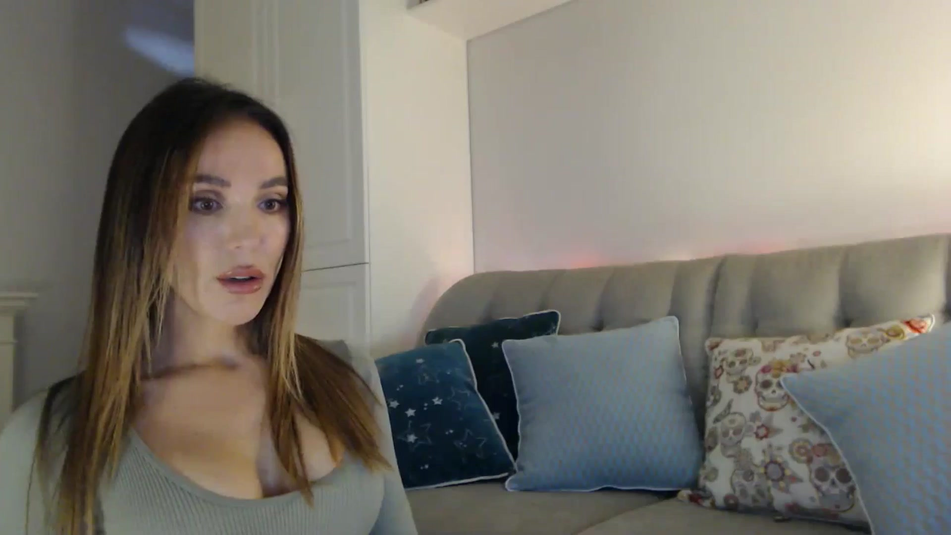 Gallery image thumbnail from Elysewine's myfreecams stream on, 09/21/2024, 07:11 image 8 of 20