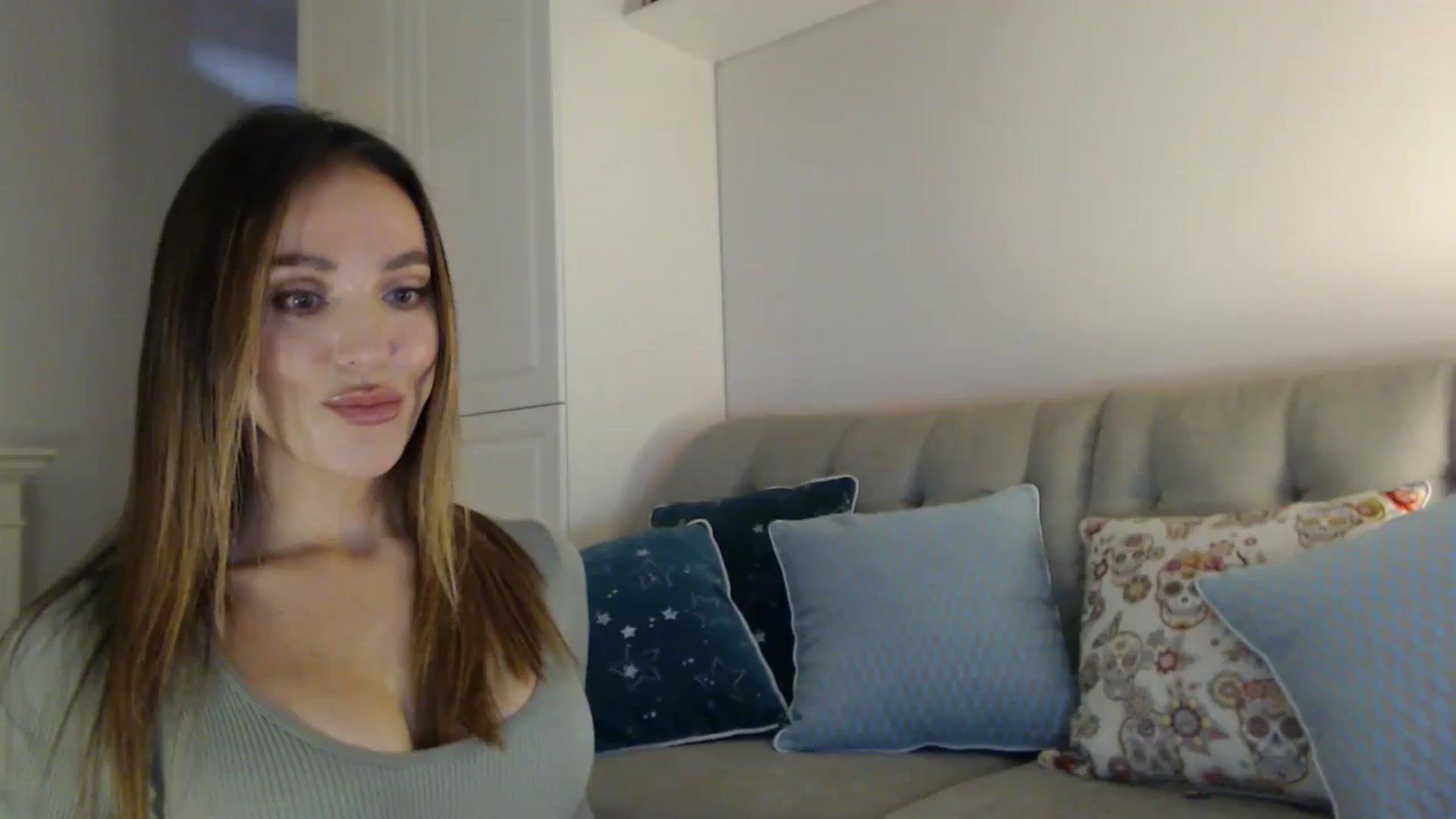 Gallery image thumbnail from Elysewine's myfreecams stream on, 09/21/2024, 07:11 image 15 of 20