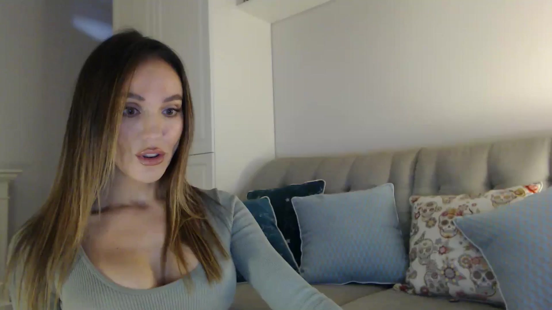 Gallery image thumbnail from Elysewine's myfreecams stream on, 09/21/2024, 07:11 image 6 of 20