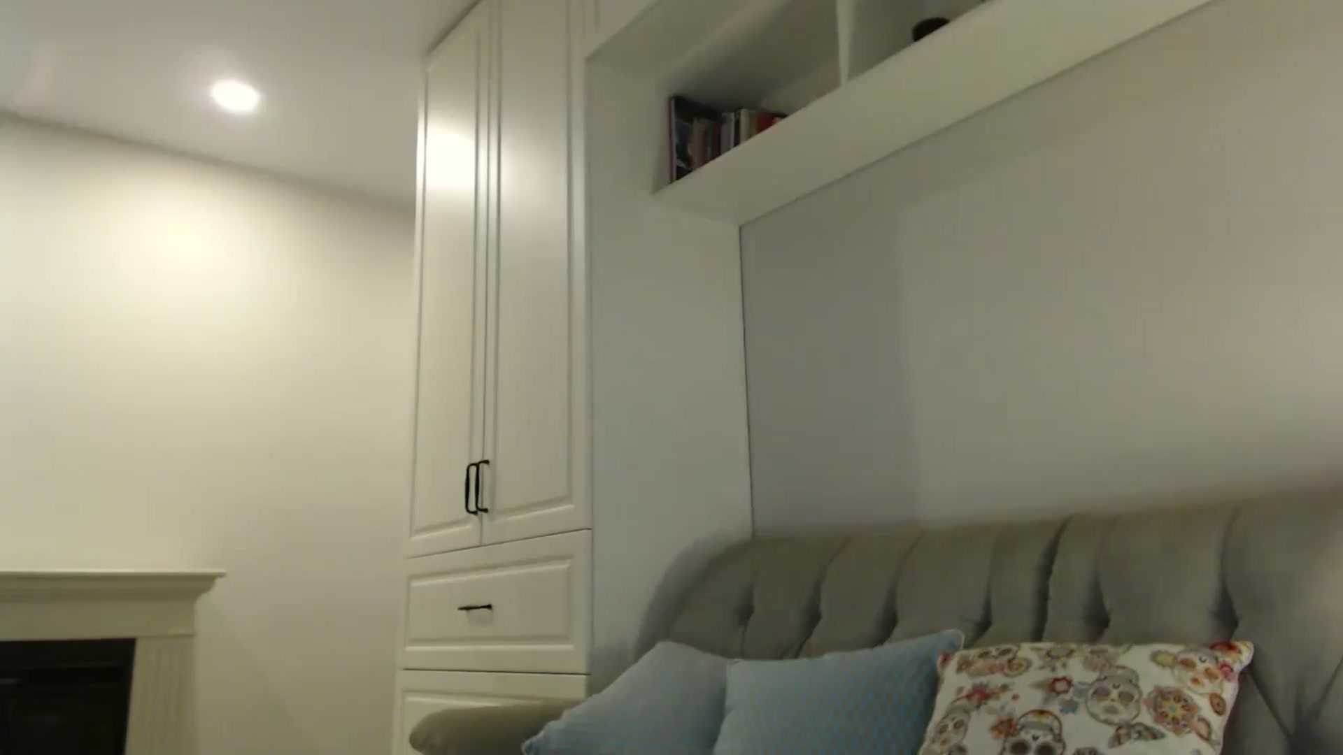 Gallery image thumbnail from Elysewine's myfreecams stream on, 10/05/2024, 07:00 image 2 of 20