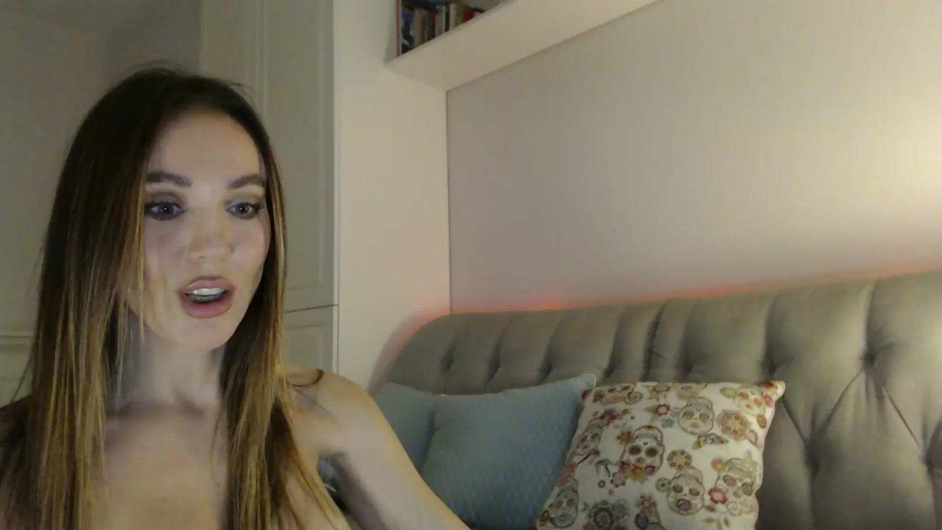 Gallery image thumbnail from Elysewine's myfreecams stream on, 10/05/2024, 07:00 image 15 of 20