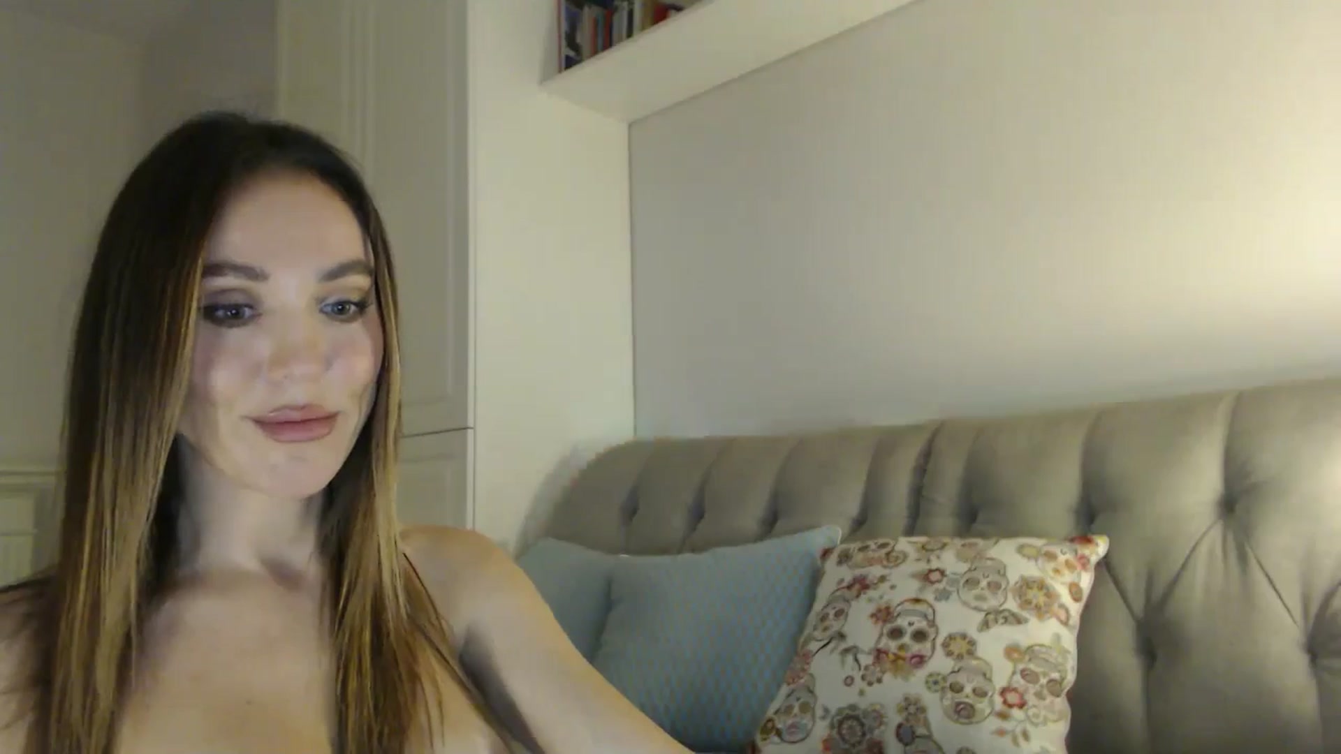 Gallery image thumbnail from Elysewine's myfreecams stream on, 10/05/2024, 07:00 image 16 of 20