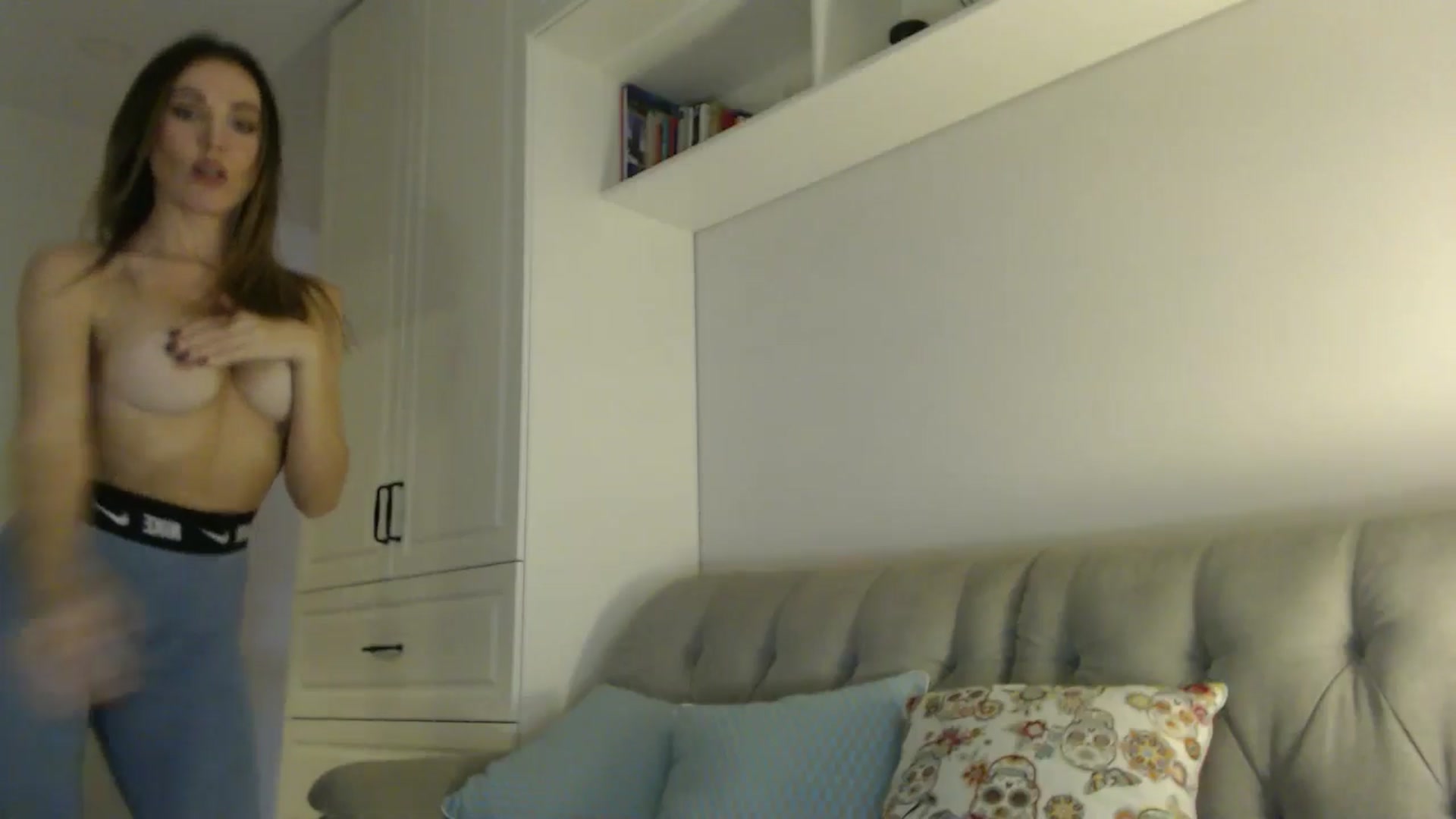 Gallery image thumbnail from Elysewine's myfreecams stream on, 10/05/2024, 07:00 image 18 of 20
