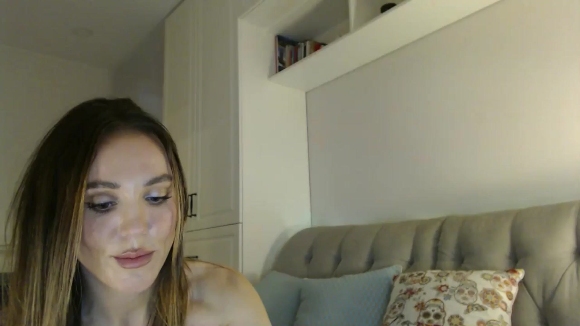 Gallery image thumbnail from Elysewine's myfreecams stream on, 10/05/2024, 08:05 image 2 of 20