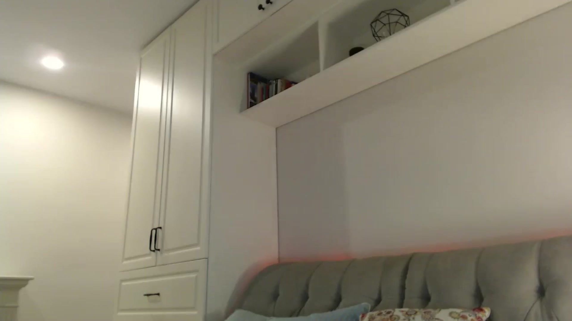 Gallery image thumbnail from Elysewine's myfreecams stream on, 10/05/2024, 08:05 image 7 of 20