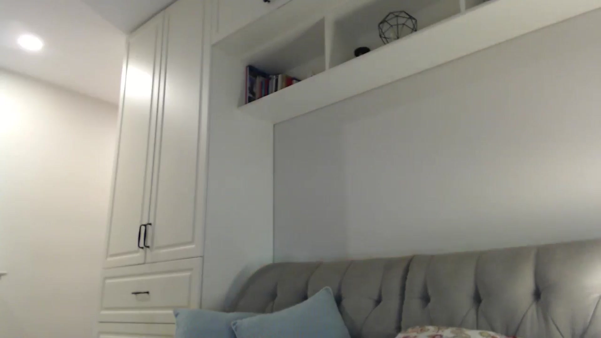 Gallery image thumbnail from Elysewine's myfreecams stream on, 10/19/2024, 06:17 image 17 of 20