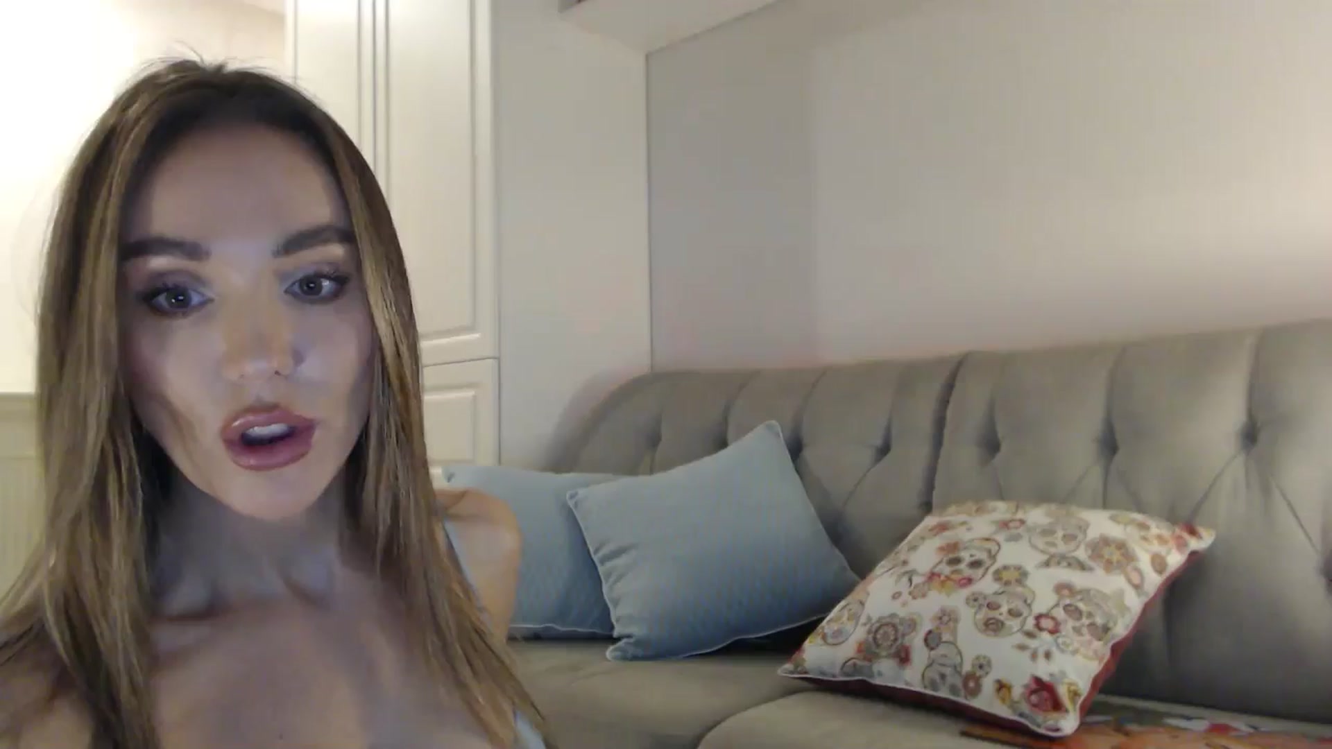 Gallery image thumbnail from Elysewine's myfreecams stream on, 10/19/2024, 06:17 image 5 of 20