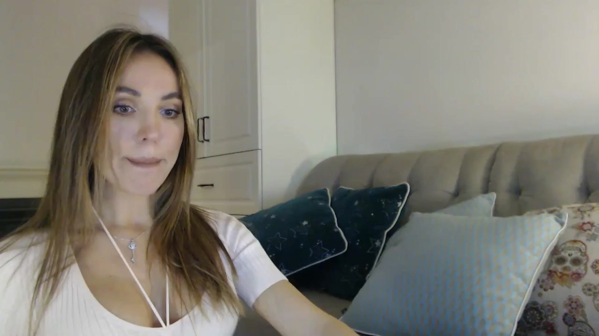 Gallery image thumbnail from Elysewine's myfreecams stream on, 10/20/2024, 05:54 image 3 of 20