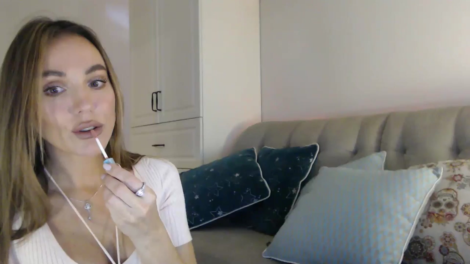 Gallery image thumbnail from Elysewine's myfreecams stream on, 10/20/2024, 05:54 image 4 of 20