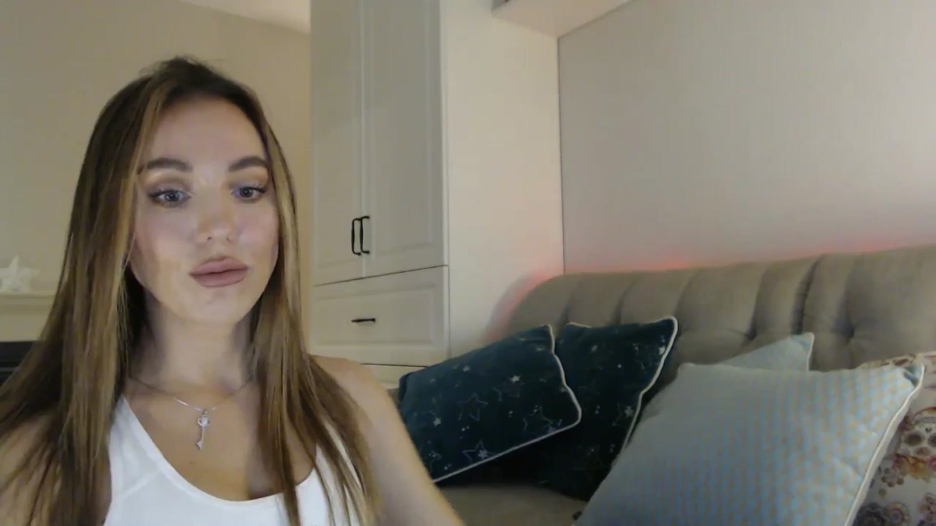 Gallery image thumbnail from Elysewine's myfreecams stream on, 10/20/2024, 05:54 image 16 of 20