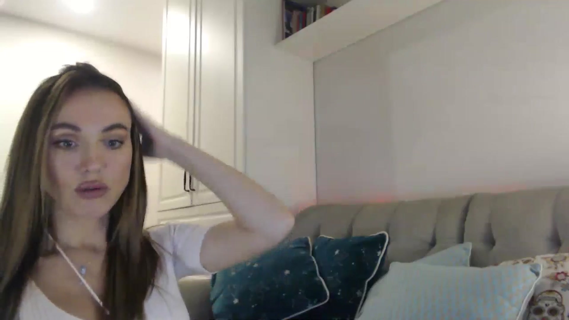 Gallery image thumbnail from Elysewine's myfreecams stream on, 10/20/2024, 05:54 image 6 of 20