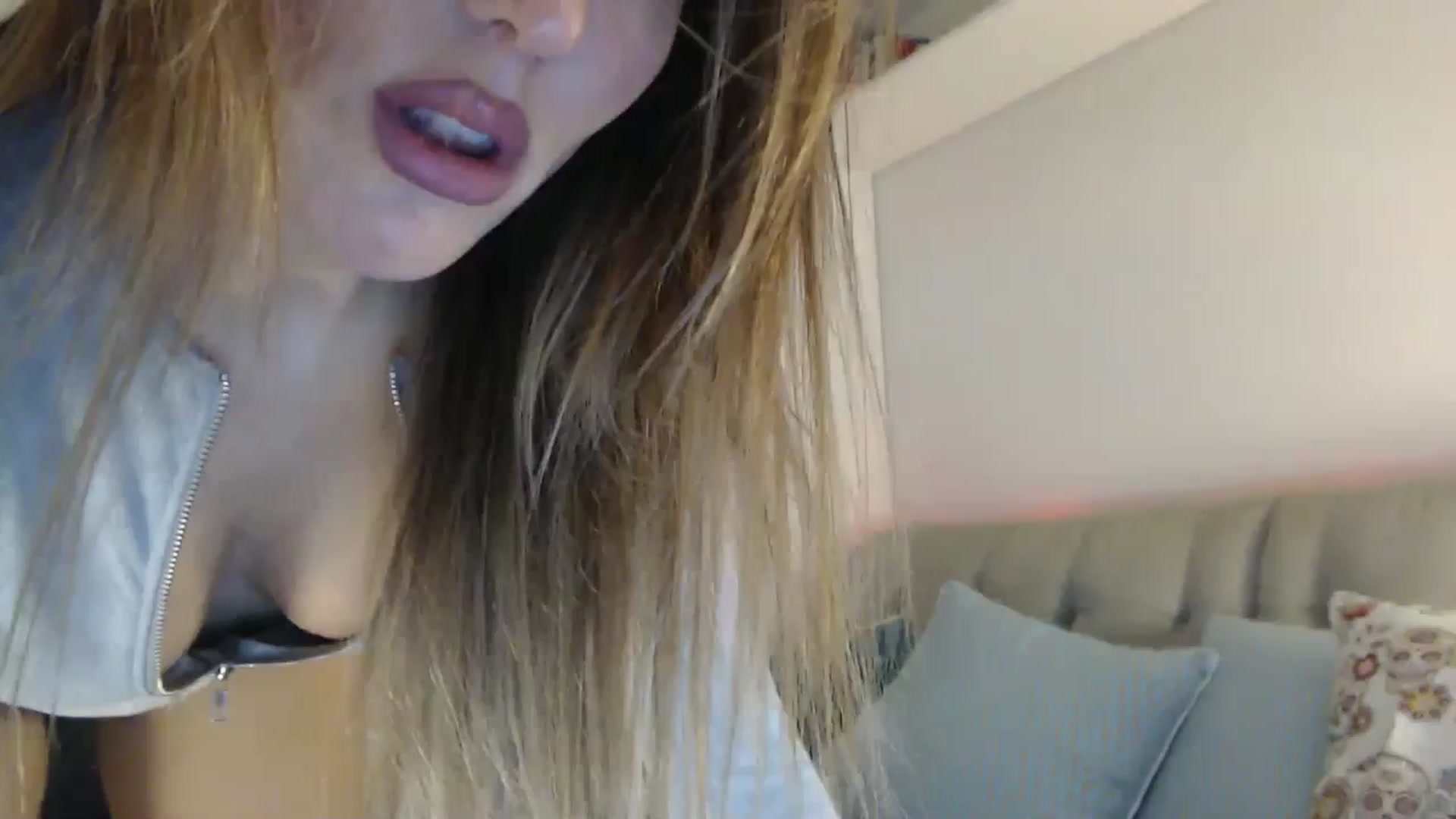 Gallery image thumbnail from Elysewine's myfreecams stream on, 10/26/2024, 06:58 image 12 of 20
