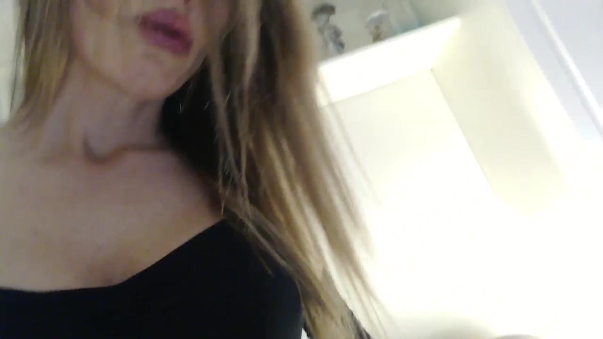 Gallery image thumbnail from Elysewine's myfreecams stream on, 10/27/2024, 05:35 image 13 of 20