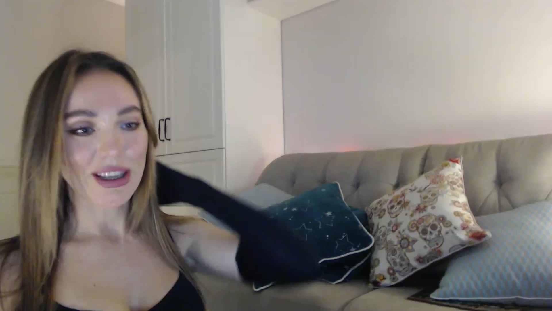 Gallery image thumbnail from Elysewine's myfreecams stream on, 10/27/2024, 05:35 image 19 of 20