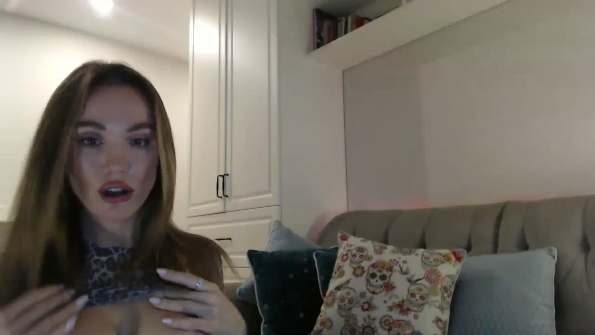 Gallery image thumbnail from Elysewine's myfreecams stream on, 11/02/2024, 08:18 image 19 of 20