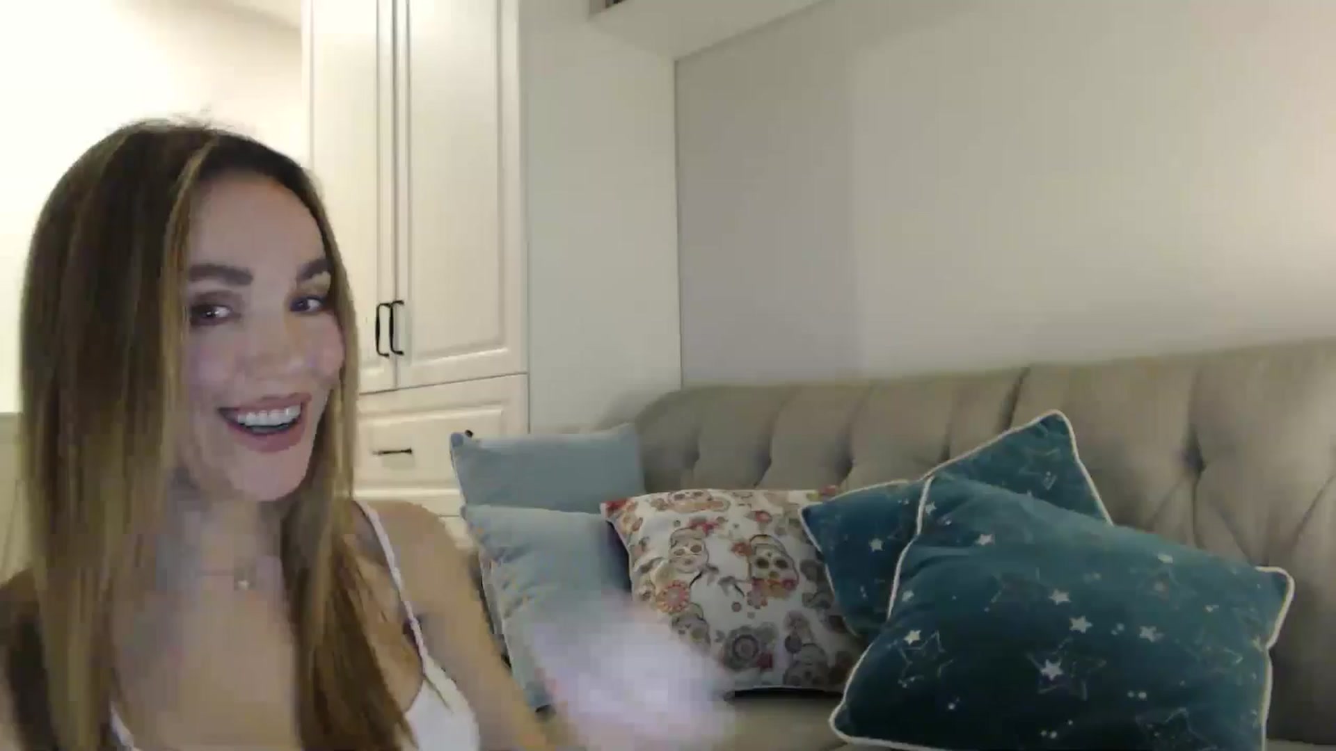 Gallery image thumbnail from Elysewine's myfreecams stream on, 11/09/2024, 06:59 image 6 of 20