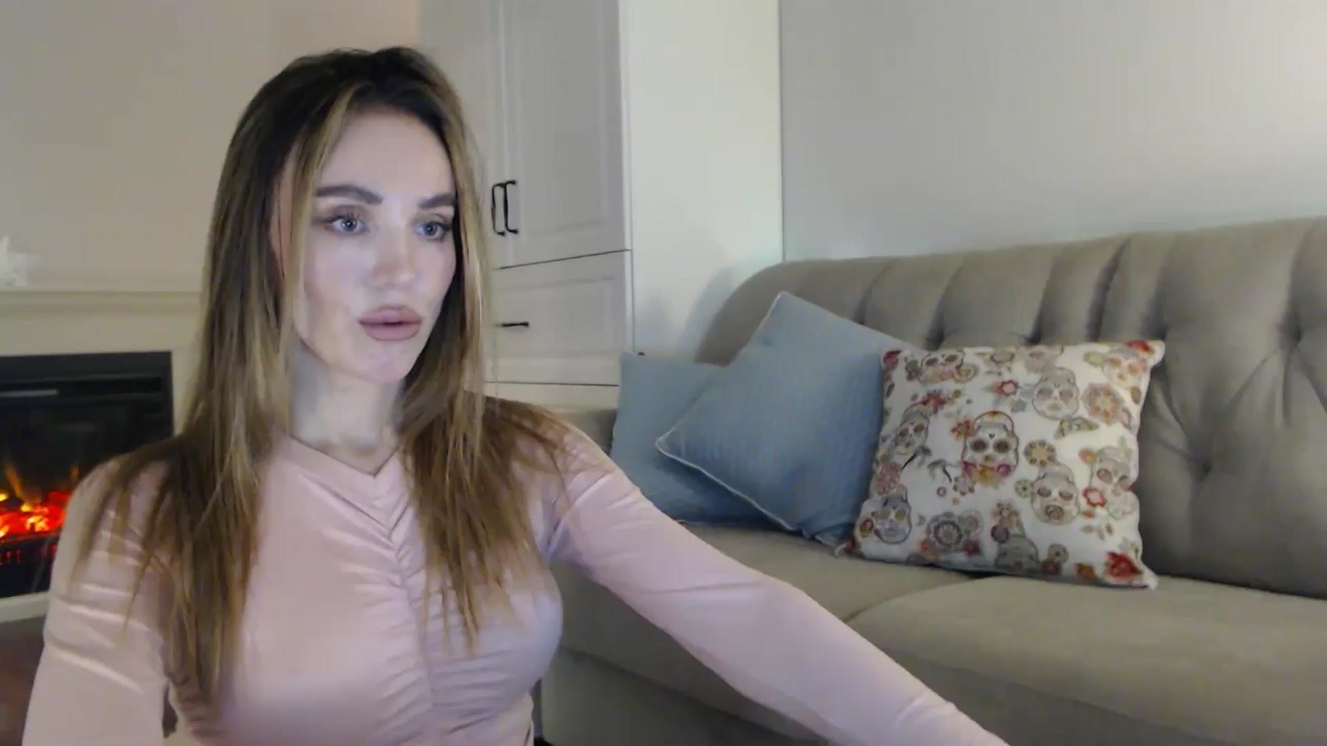 Gallery image thumbnail from Elysewine's myfreecams stream on, 11/09/2024, 10:24 image 6 of 20