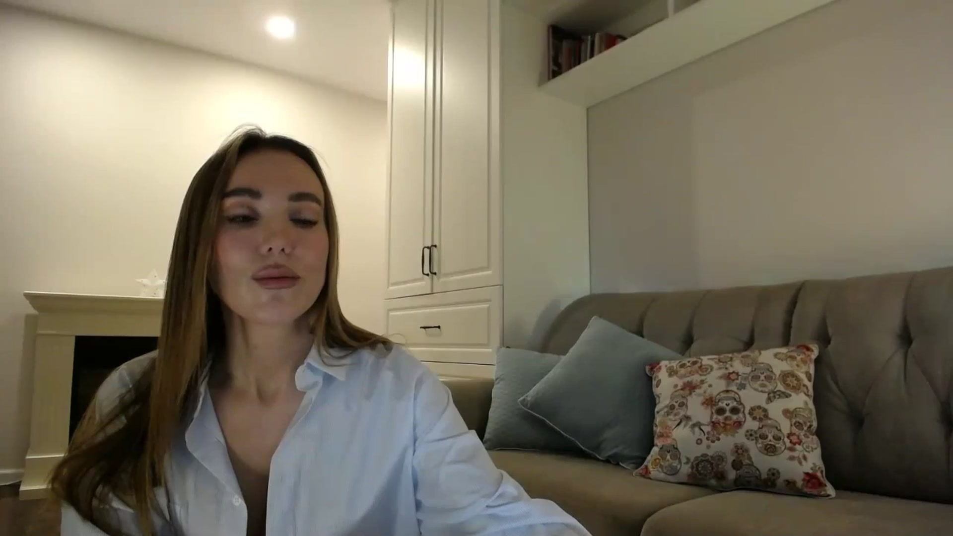 Gallery image thumbnail from Elysewine's myfreecams stream on, 11/10/2024, 05:37 image 11 of 20